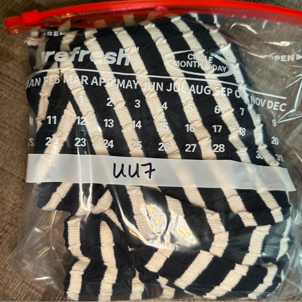 Talbots Top Women's Large Navy Blue & Ivory Striped Cable Knit Mock Turtleneck - Picture 10 of 10
